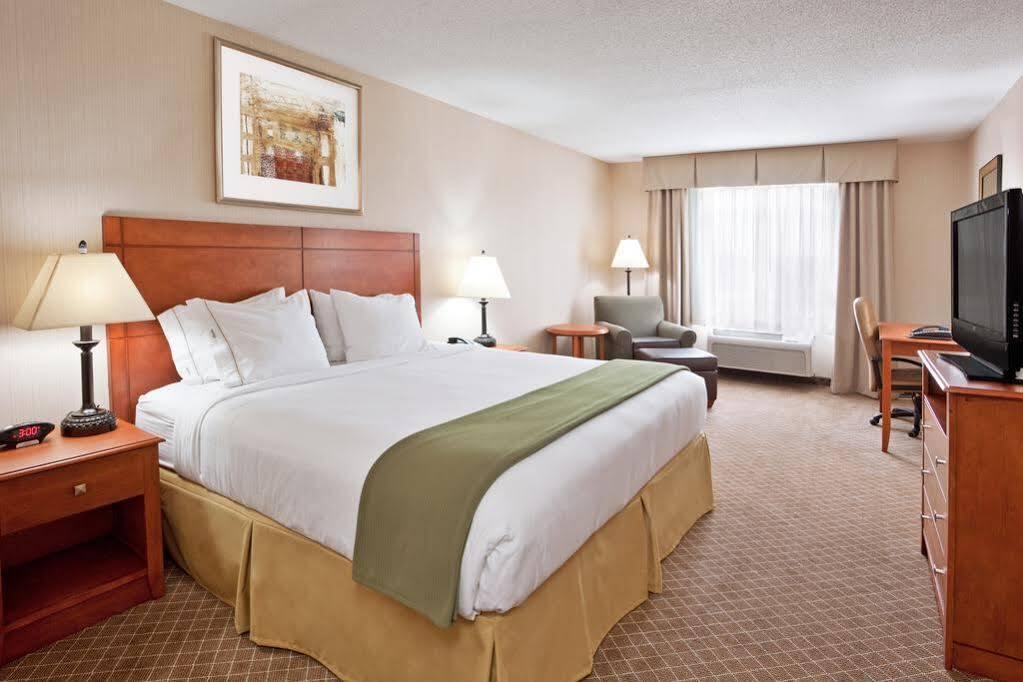 Holiday Inn Express Hotel & Suites Bay City By Ihg Exterior foto